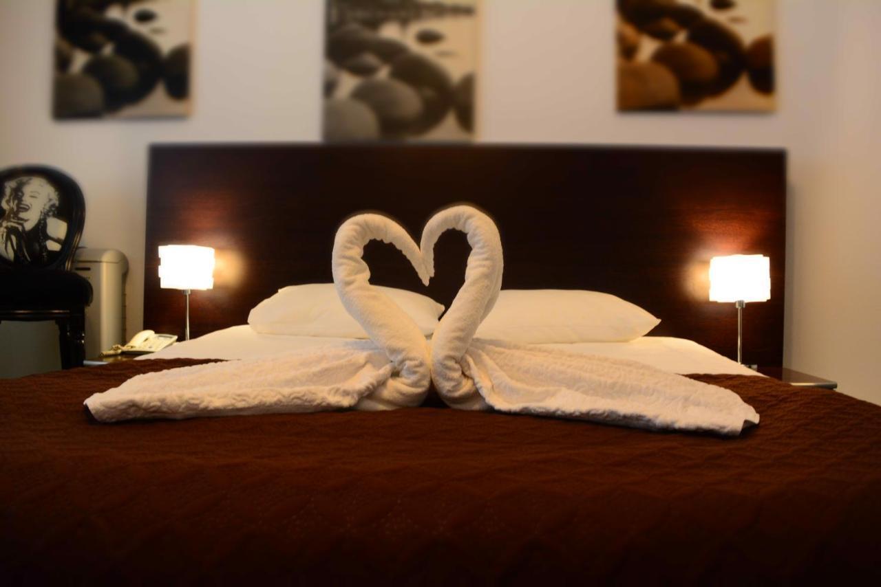 Motel Anghel Galaţi エクステリア 写真